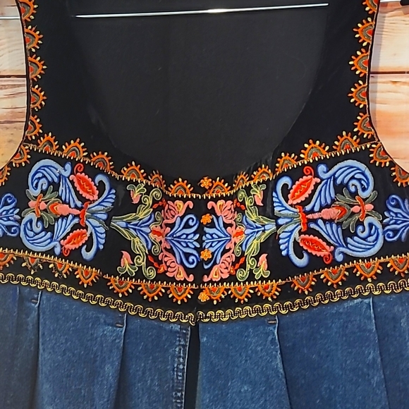 HANDMADE~UPCYCLED by ☆OKDco. VELVETEEN EMBROIDERED PARTY TOP!❤️SZ-MED - Picture 4 of 14